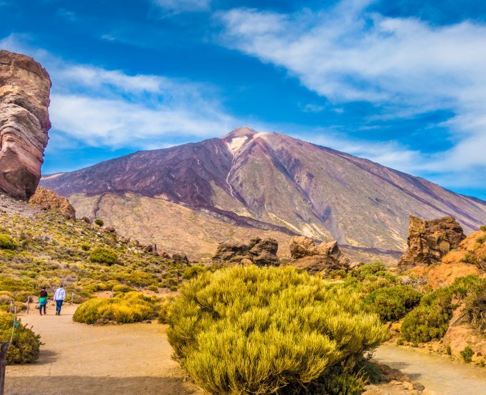 Pico del Teide with famous Roque Cinchado rock formation, Tenerife, Canary Islands, Spain