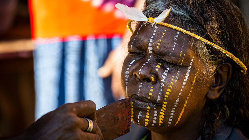 La popolazione aborigena australiana vanta una cultura tra le più antiche al mondo